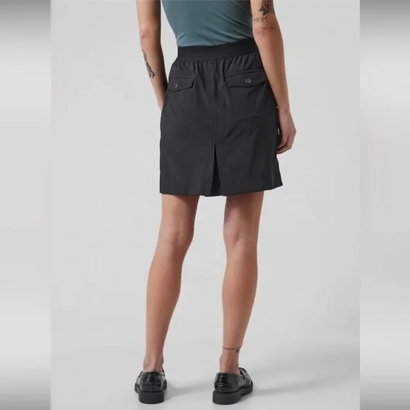 NWT Athleta Black Vienna Cargo Skort Size 0